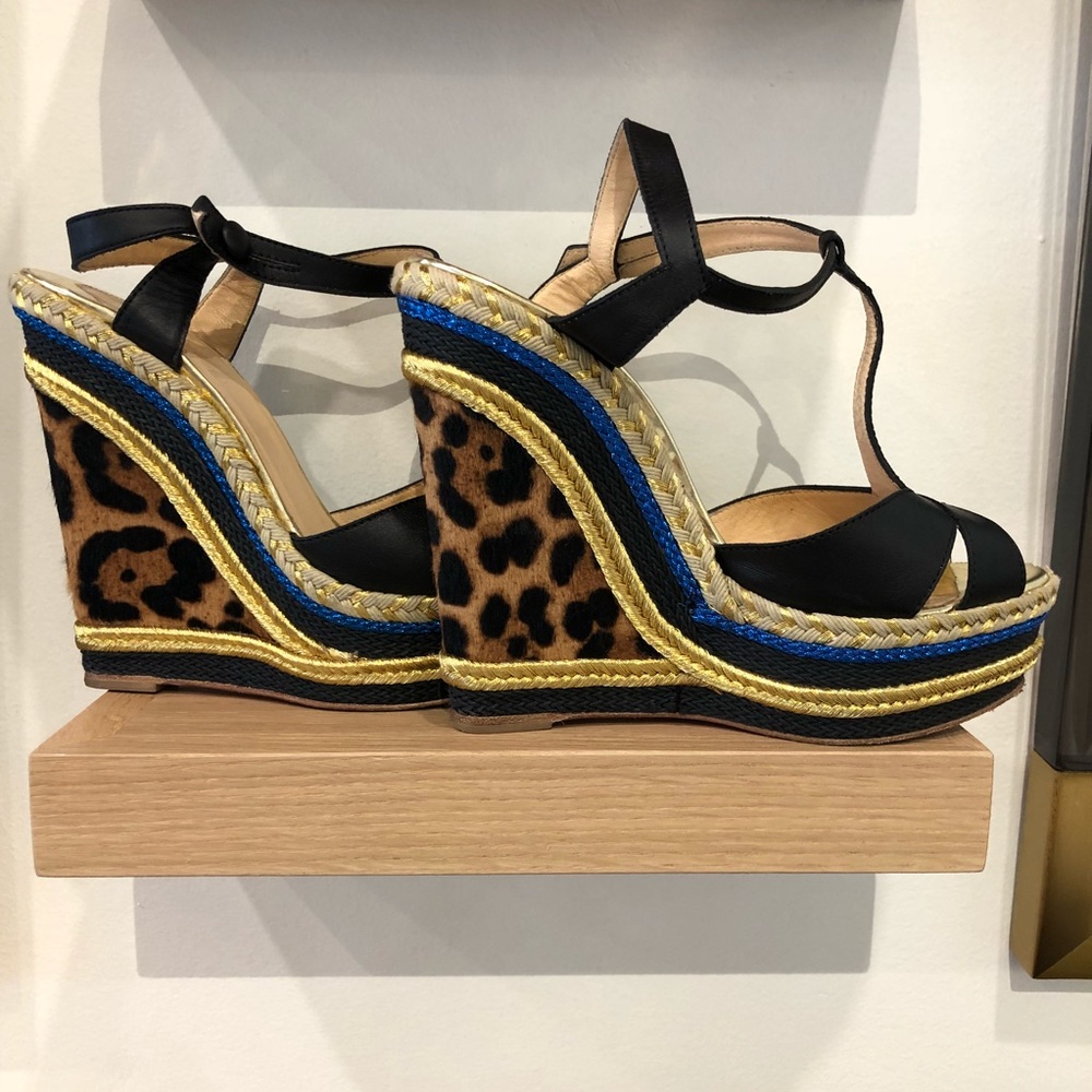 Amazing varied print wedge!